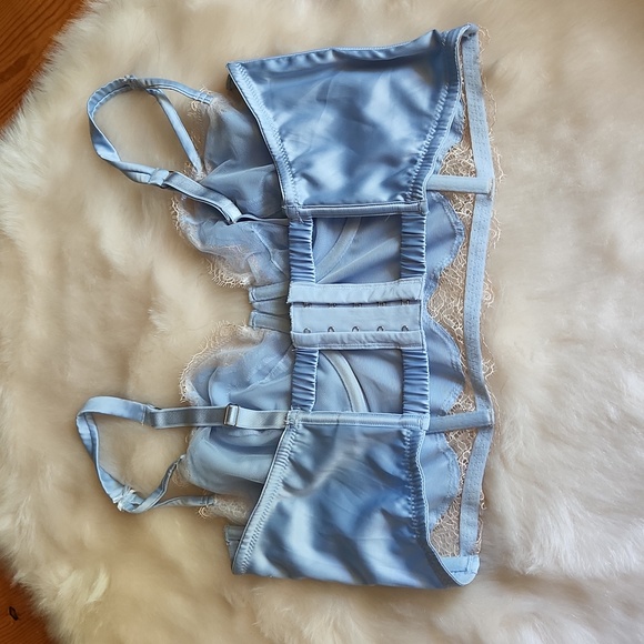 Victoria's Secret Balconet - Picture 4 of 6